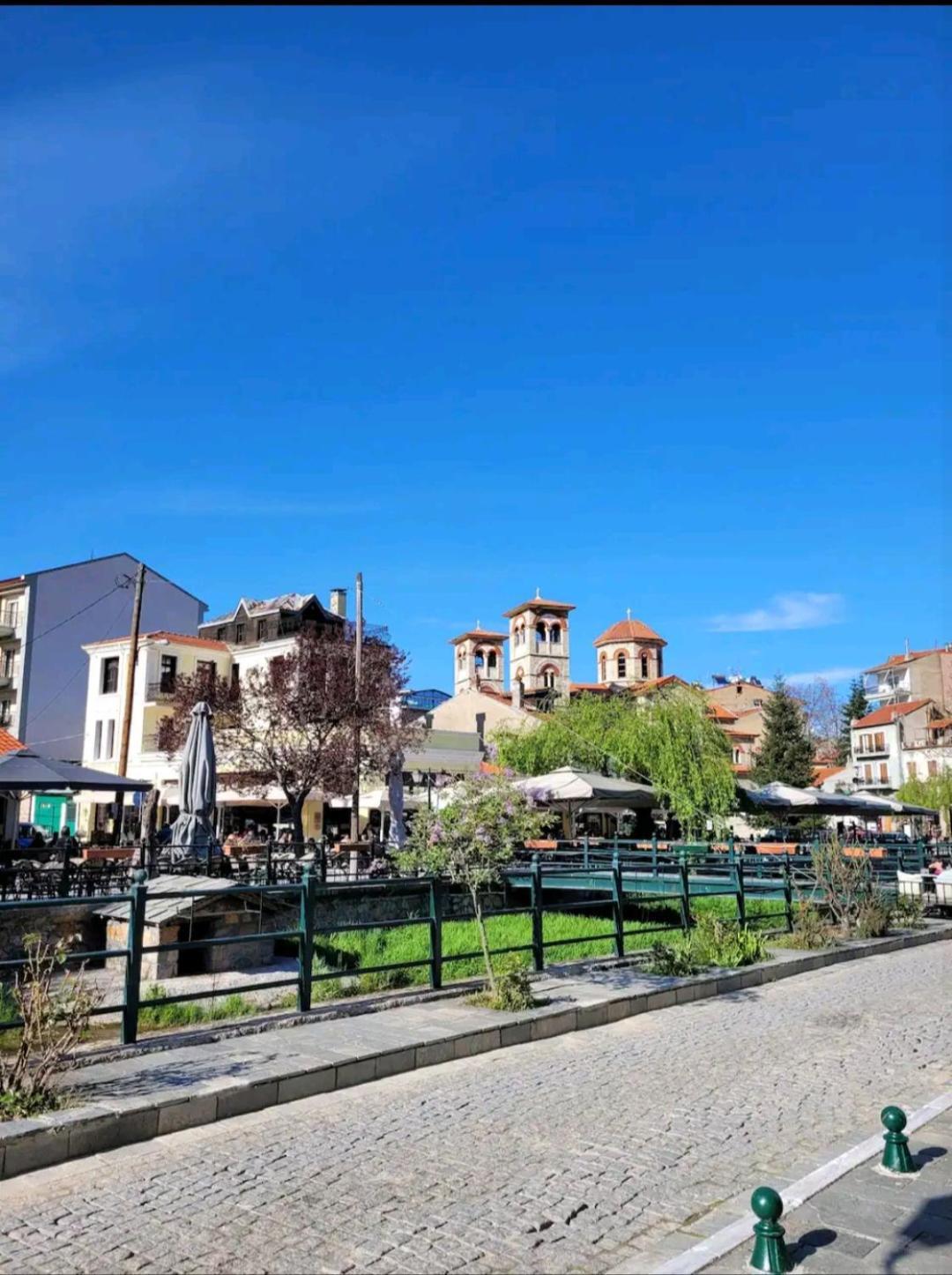 Center River Apartment Флорина Екстериор снимка