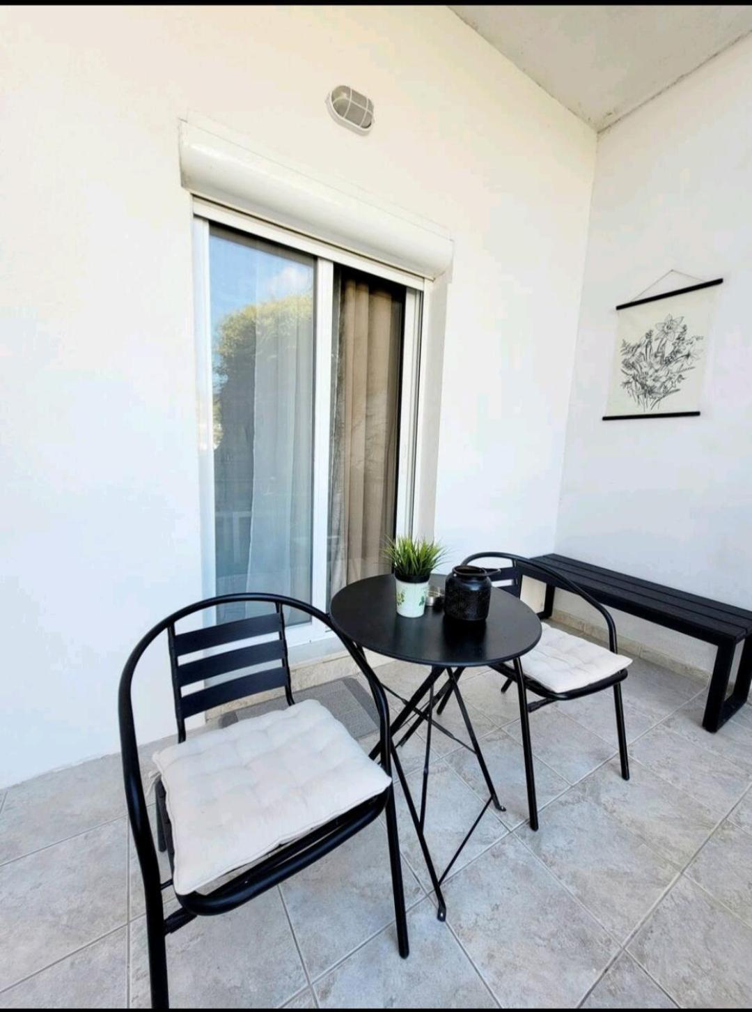 Center River Apartment Флорина Екстериор снимка