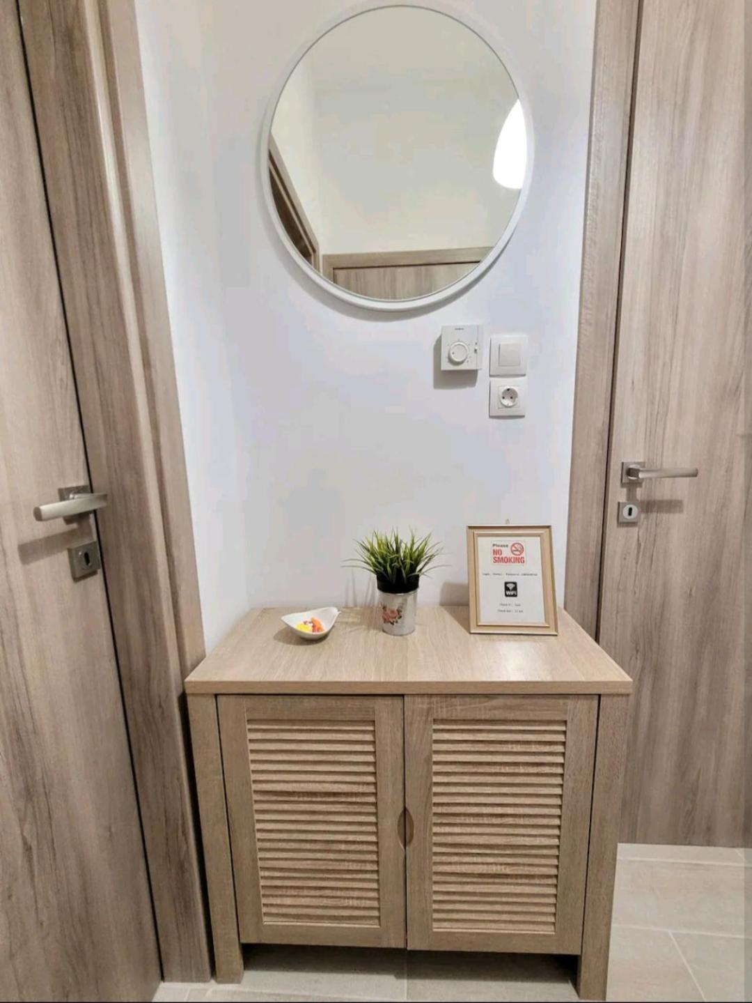 Center River Apartment Флорина Екстериор снимка
