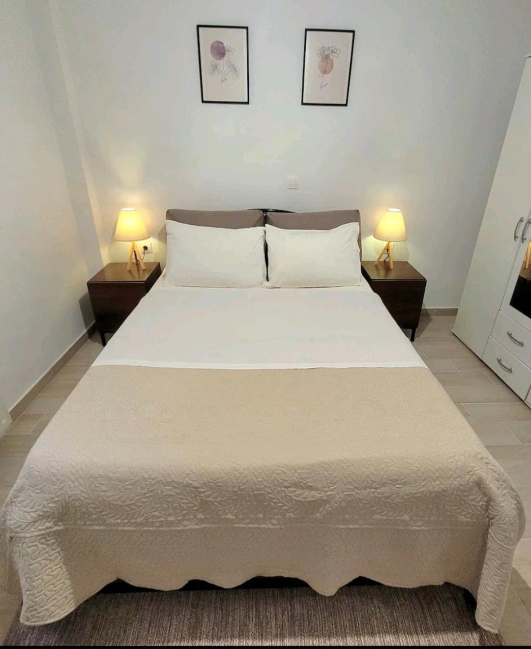 Center River Apartment Флорина Екстериор снимка