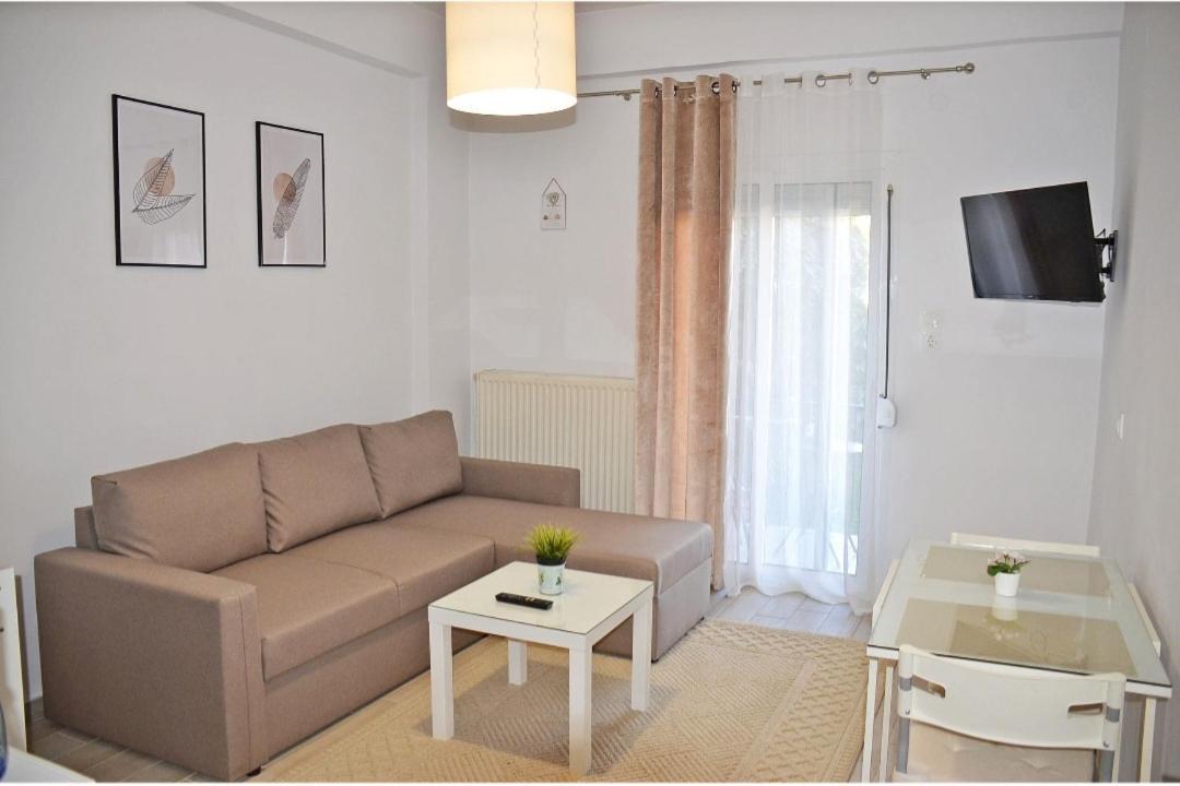 Center River Apartment Флорина Екстериор снимка